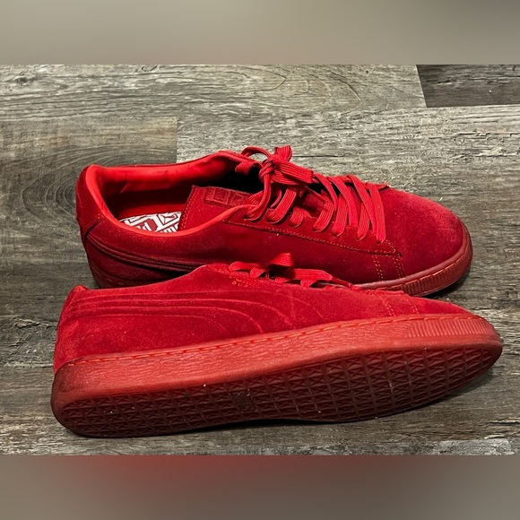 FINAL PRICE DROP Puma Suede Classic Triple Red Sneakers - Picture 4 of 4